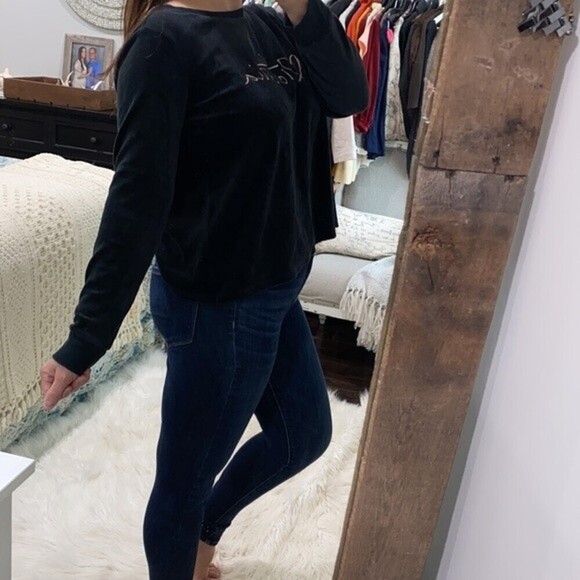 Victoria’s Secret black crushed velvet graphic sweatshirt size large open back - Picture 2 of 6